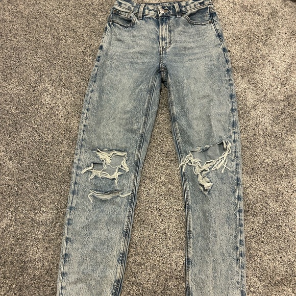 American Eagle Mom Jeans - Picture 2 of 5